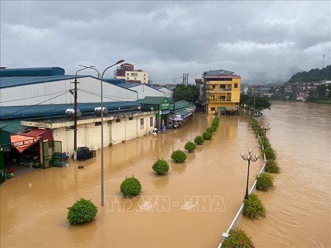 Thủ tướng chỉ đạo khẩn trương khắc phục hậu quả mưa lũ 