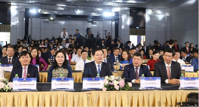 Phó Thủ tướng Chính phủ Mai Văn Chính và các đại biểu tham dự Lễ trao Giải thưởng Du lịch Việt Nam 2025