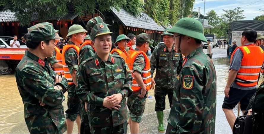 Chủ tịch - TGĐ Tập đoàn Tào Đức Thắng trực tiếp chỉ đạo công tác ứng cứu ở Thái Nguyên.