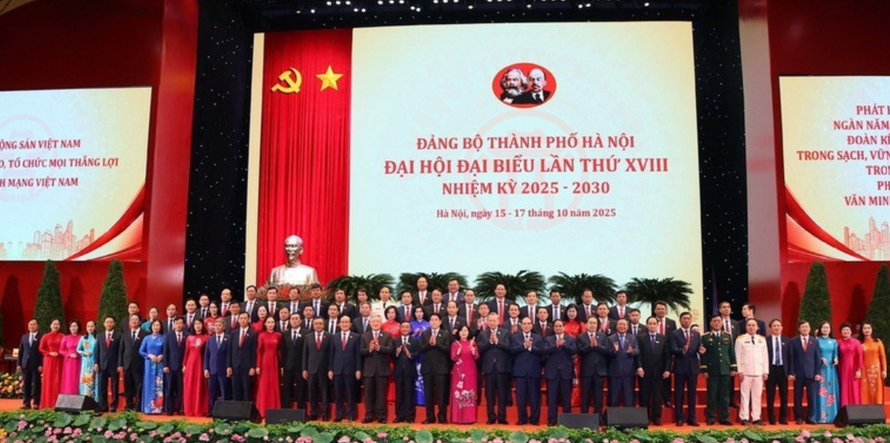 Tổng Bí thư Tô Lâm cùng các lãnh đạo, nguyên lãnh đạo Đảng và Nhà nước với các đại biểu dự Đại hội Đảng bộ thành phố Hà Nội lần thứ XVIII.