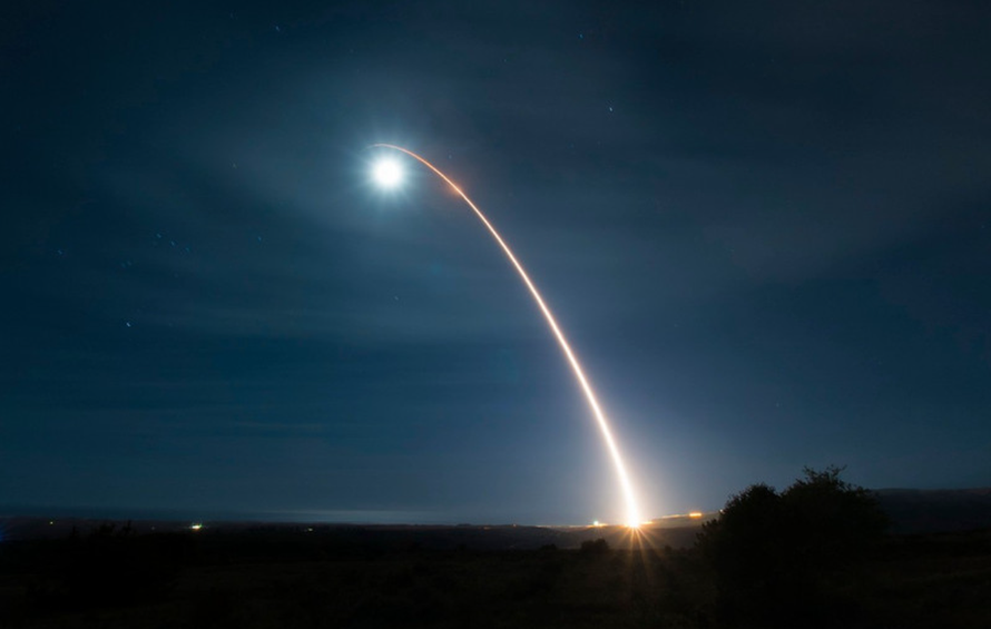 Vụ phóng thử tên lửa đạn đạo xuyên lục địa (ICBM) Minuteman III tại Căn cứ không quân Vandenberg, California, Mỹ ngày 5/2/2020.