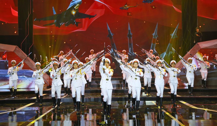 Một tiết mục trong buổi tổng duyệt chương trình nghệ thuật "Mệnh lệnh từ trái tim".