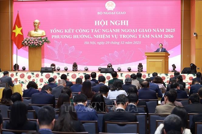 Thủ tướng Phạm Minh Chính chỉ đạo Hội nghị tổng kết công tác ngành Ngoại giao năm 2025 và phương hướng, nhiệm vụ năm 2026. Ảnh: Dương Giang/TTXVN.