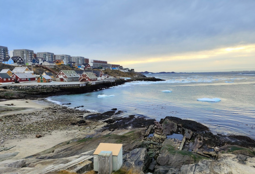 Quang cảnh thành phố Nuuk, Greenland. 