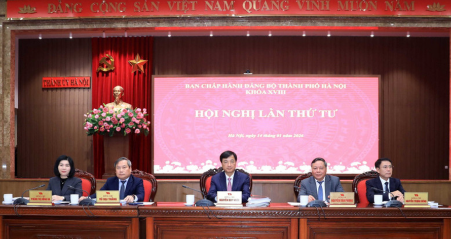 Bí thư Thành ủy Hà Nội Nguyễn Duy Ngọc và các đồng chí Thường trực Thành ủy chủ trì hội nghị. 