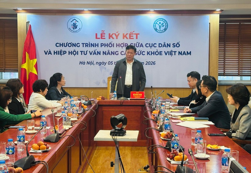 Thứ trưởng Bộ Y tế Đỗ Xuân Tuyên phát biểu tại buổi lễ.