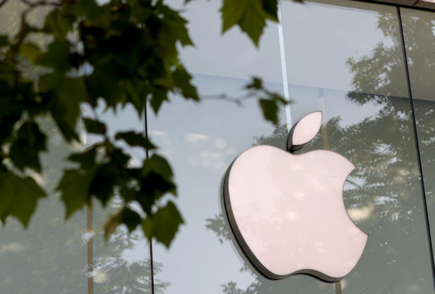 Biểu tượng Apple tại cửa hàng ở Brussels, Bỉ. 