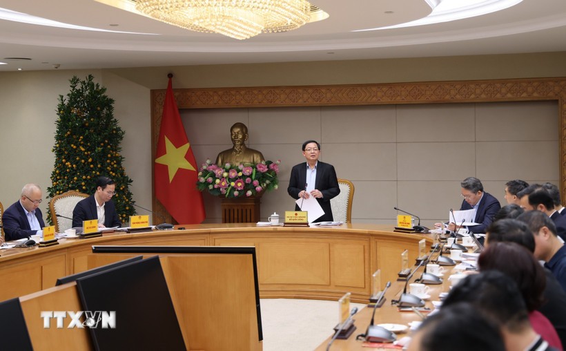 Phó Thủ tướng Hồ Quốc Dũng phát biểu tại cuộc họp.