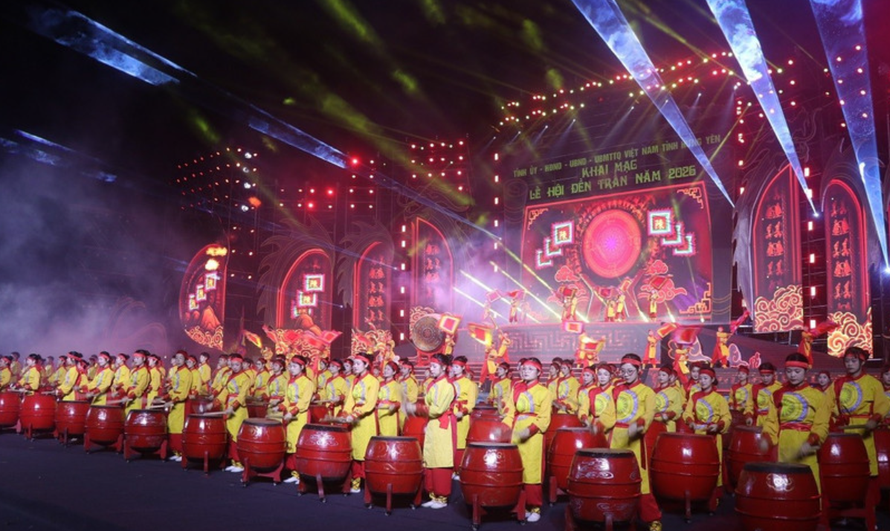 Tiết mục văn nghệ tại lễ hội đền Trần, tỉnh Hưng Yên năm 2026. 