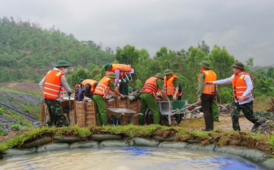 Luyện tập phòng thủ dân sự, ứng phó sự cố đê điều, hồ đập.