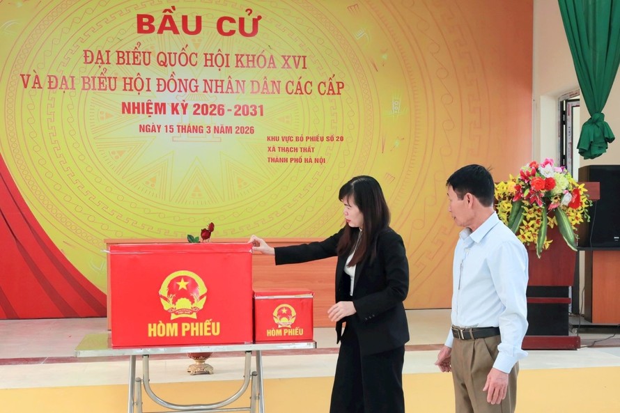 Hòm phiếu chính và hòm phiếu phụ đều đã được chuẩn bị đầy đủ tại các khu vực bỏ phiếu. Ảnh: Tuyết Linh