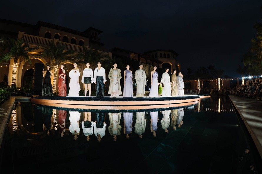 “Kiêu hãnh thầm lặng”: Show thời trang đẳng cấp mang dấu ấn Lakeside Residences