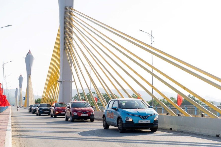 Cuối tháng 4, VinFast VF 5 hút gia đình trẻ vì những yếu tố này