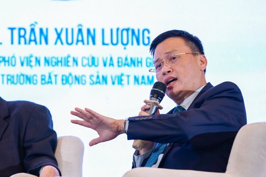 TS. Trần Xuân Lượng hiện là Phó Viện trưởng Viện Nghiên cứu Đánh giá Thị trường Bất động sản Việt Nam. Ông đồng thời là giảng viên ngành bất động sản của nhiều trường đại học lớn.