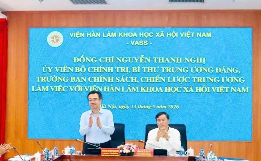 Ủy viên Bộ Chính trị, Bí thư Trung ương Đảng, Trưởng ban Chính sách, Chiến lược Trung ương Nguyễn Thanh Nghị phát biểu tại buổi làm việc.