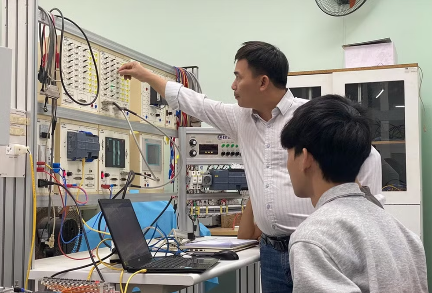 Sinh viên Trường Đại học Sư phạm Kỹ thuật Đà Nẵng chủ động học tập, đổi mới sáng tạo và làm chủ khoa học công nghệ