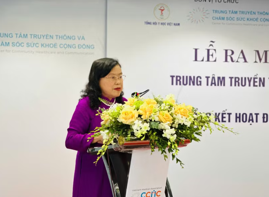 Phó giáo sư Nguyễn Thị Xuyên - Nguyên Thứ trưởng Bộ Y tế, Chủ tịch Tổng hội Y học Việt Nam. 