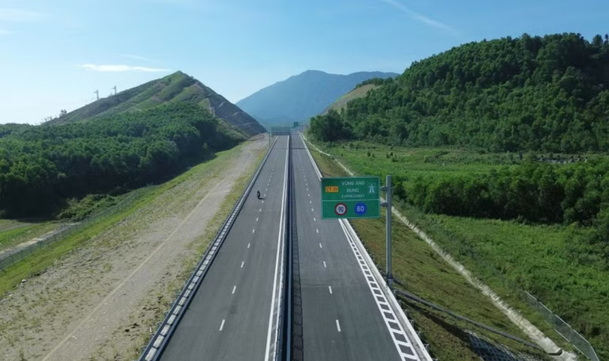 Dự án thành phần cao tốc Bắc-Nam đoạn Vũng Áng-Bùng có tổng chiều dài 55,34km đã được đưa vào khai thác.