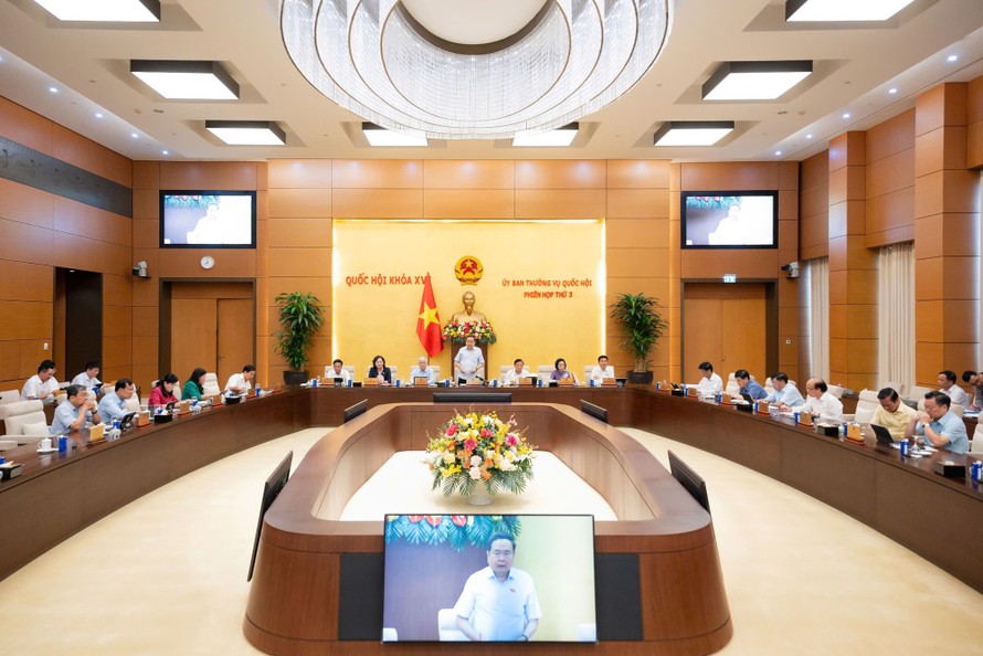 Phiên họp thứ 3 Ủy ban Thường vụ Quốc hội khai mạc sáng 10/6 dưới sự chủ trì của Chủ tịch Quốc hội Trần Thanh Mẫn