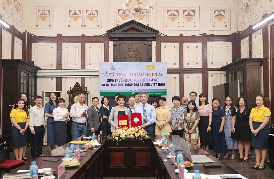 PVcomBank và Trường Đại học Dược Hà Nội ký kết thỏa thuận hợp tác
