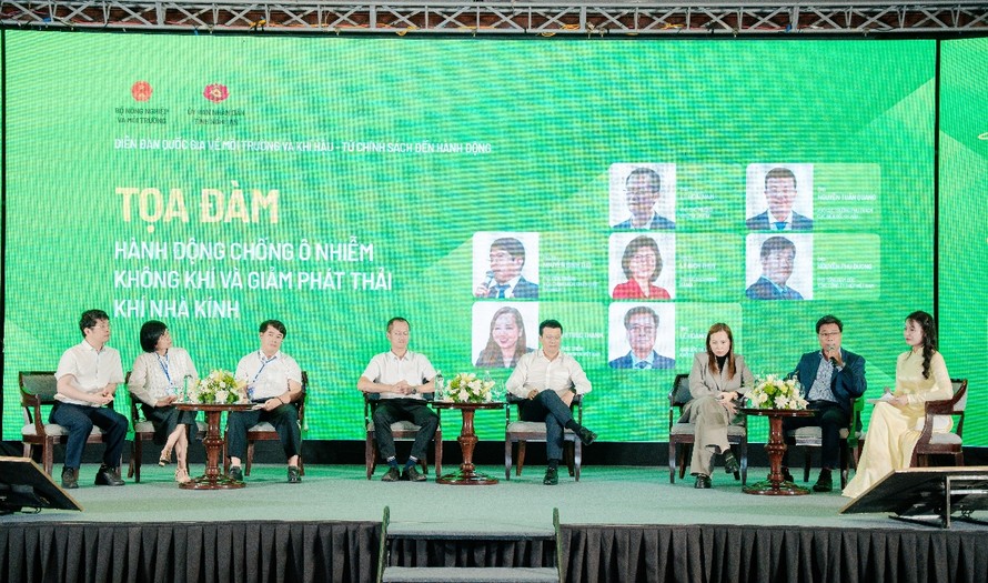 Tọa đàm “Hành động chống ô nhiễm không khí và giảm phát thải khí nhà kính” diễn ra trong khuôn khổ Diễn đàn quốc gia về Môi trường và Khí hậu 2026. Ảnh: VN