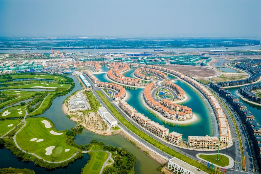 “Ốc đảo biệt lập” Vinhomes Royal Island sở hữu những căn biệt thự mang chuẩn sống xa hoa cùng tiện ích quốc tế