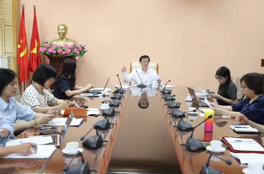 Các đại biểu tham dự cuộc họp.