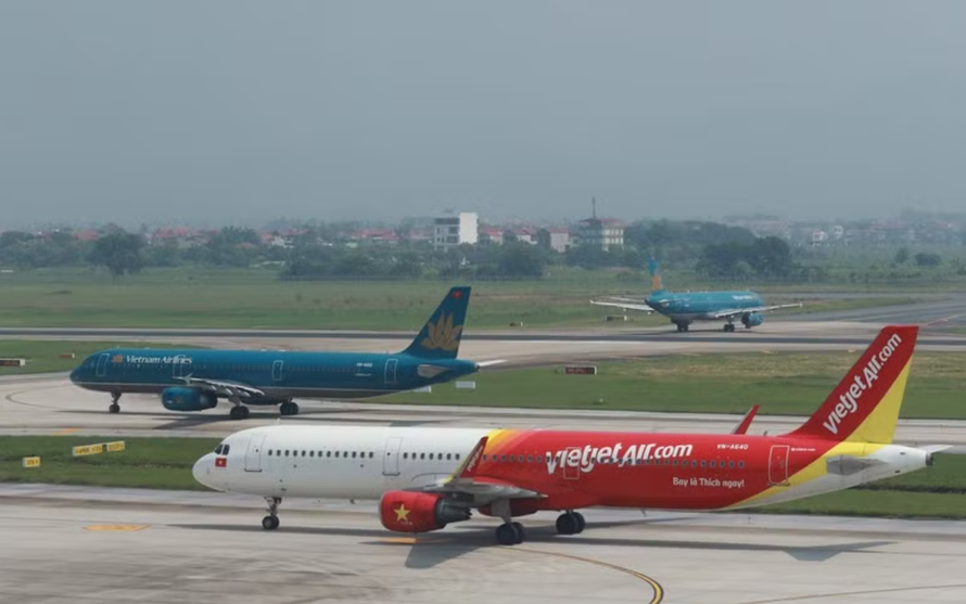 Máy bay của các Hãng hàng không Việt Nam tại một cảng hàng không trong nước.
