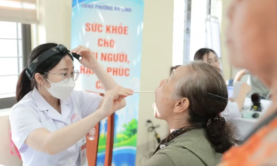 Đối tượng được khám sức khỏe là toàn bộ người dân sinh sống trên địa bàn thành phố Hà Nội thường trú hoặc tạm trú từ 12 tháng trở lên có xác nhận qua VNeID.