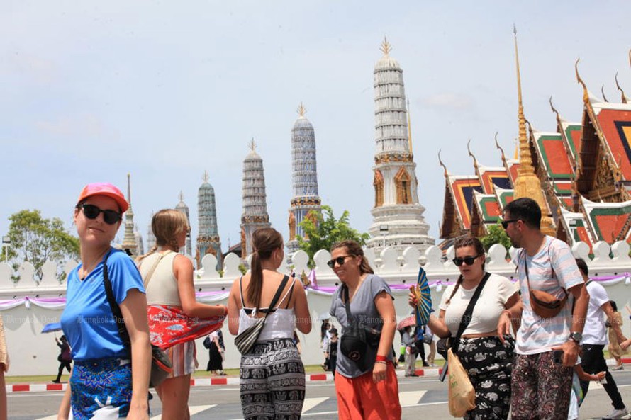 Khách nước ngoài du lịch ở Thái Lan.