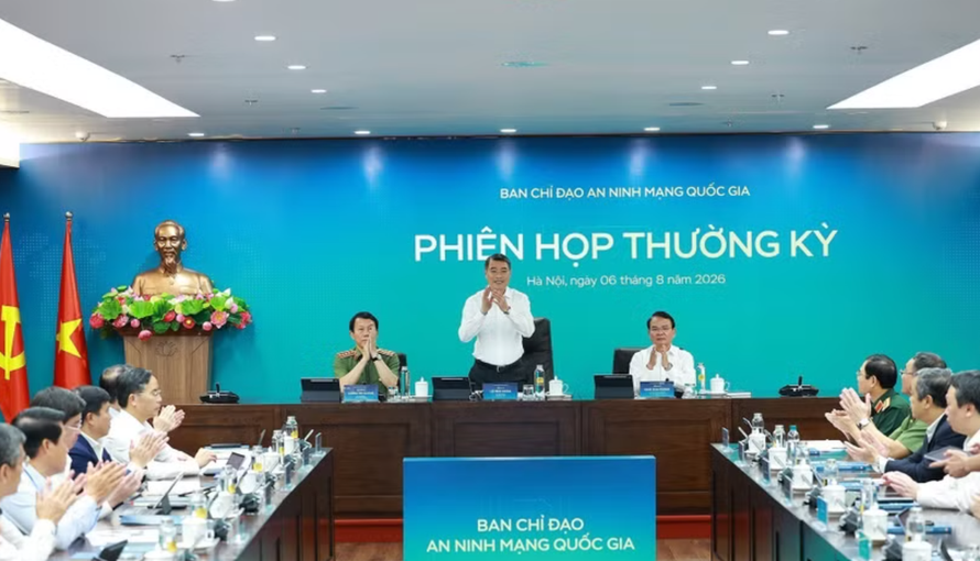 Thủ tướng Lê Minh Hưng, Trưởng Ban Chỉ đạo An ninh mạng Quốc gia chủ trì cuộc họp thường kỳ của Ban Chỉ đạo. 