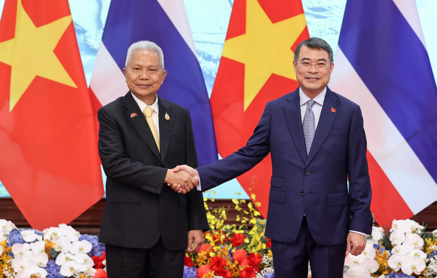 Thủ tướng Lê Minh Hưng hội kiến Chủ tịch Quốc hội kiêm Chủ tịch Hạ viện Thái Lan Sophon Zaram. 