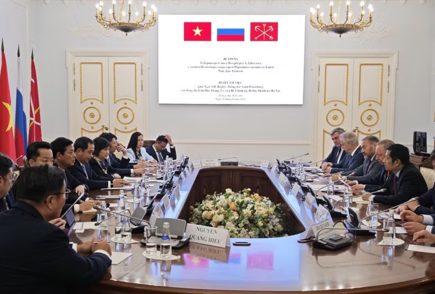 Đoàn công tác liên ngành do đồng chí Trần Đức Thắng, Ủy viên Bộ Chính trị, Bí thư Thành ủy Hà Nội làm việc với lãnh đạo thành phố St.Petersburg.