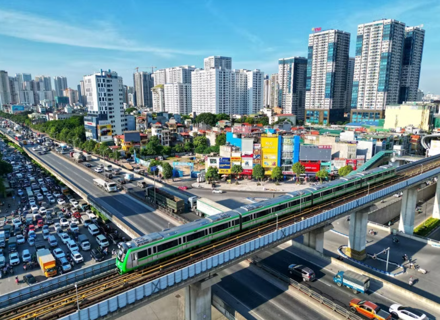 Tuyến đường sắt đô thị Cát Linh-Hà Đông (Hà Nội)-tuyến đường sắt đô thị đầu tiên của cả nước trở thành phương tiện đi lại hằng ngày của đông đảo người dân Thủ đô. 