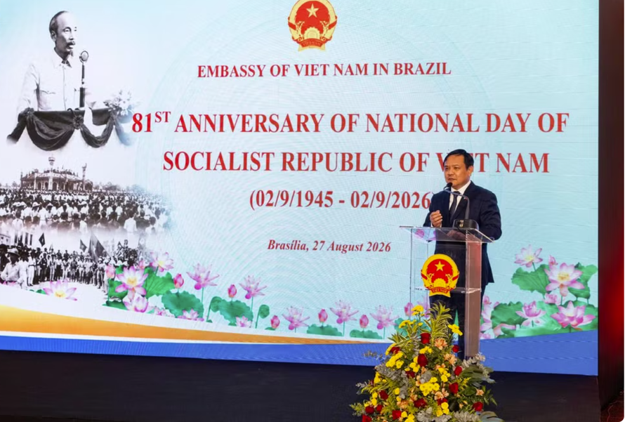 Đại sứ Việt Nam tại Brazil Bùi Văn Nghị.