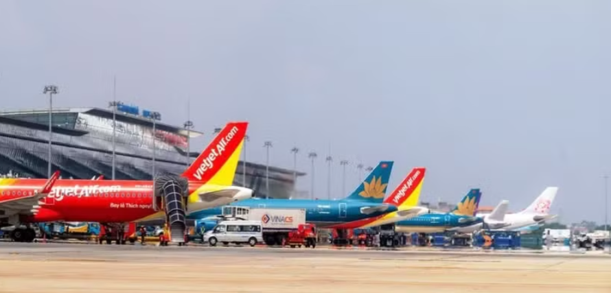 Máy bay của các hãng hàng không Việt Nam tại Sân bay Quốc tế Nội Bài.