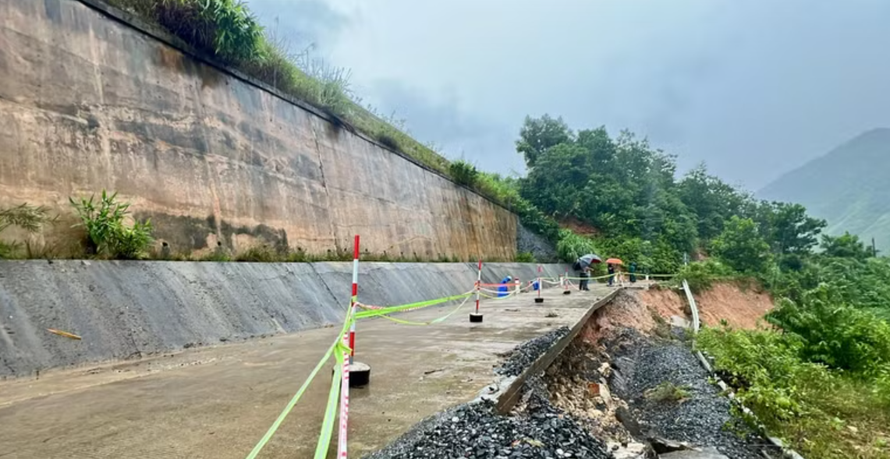 Hình minh họa sạt lở giao thông mùa mưa lũ cuối năm 2025.
