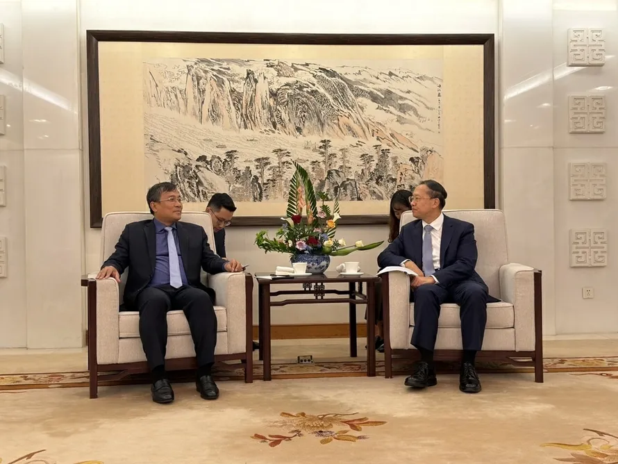 Thứ trưởng Thường trực Bộ Ngoại giao Nguyễn Minh Vũ làm việc với Thứ trưởng Thường trực Bộ Ngoại giao Trung Quốc Mã Triều Húc.