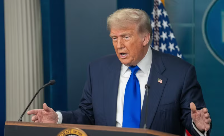 Tổng thống Mỹ Donald Trump phát biểu trong cuộc họp báo tại Nhà Trắng, Washington D.C.