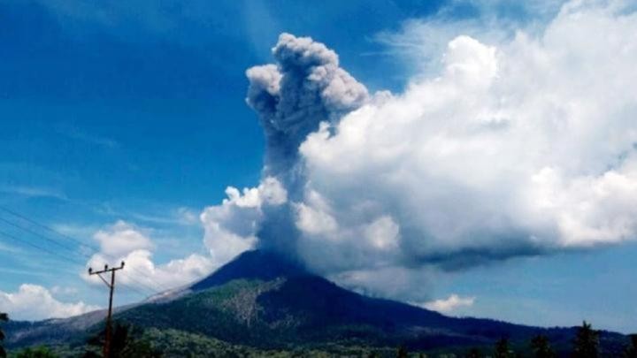 Indonesia liên tục ghi nhận các đợt phun trào núi lửa và động đất