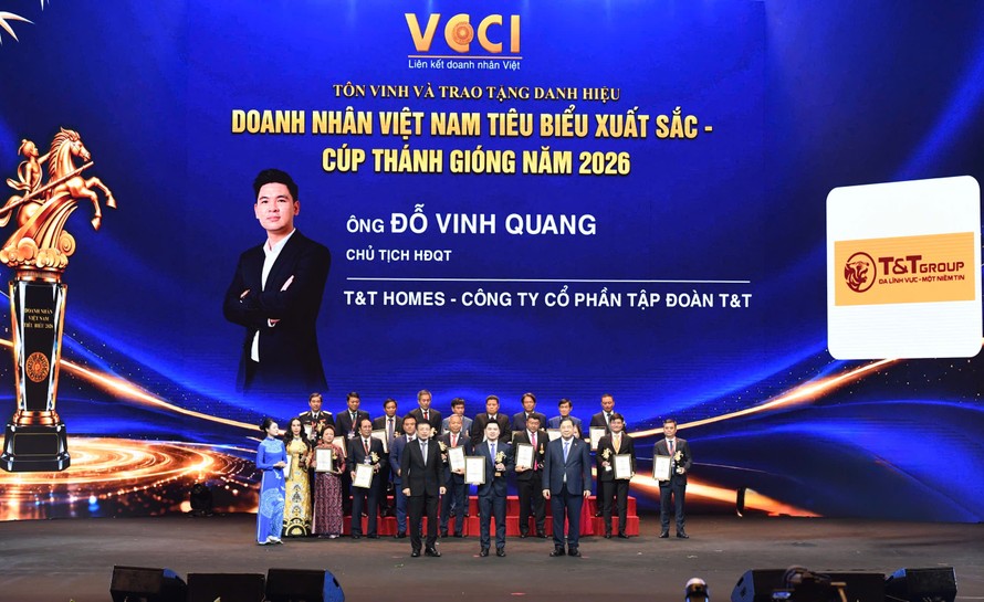 Doanh nhân Đỗ Vinh Quang - Phó Chủ tịch HĐQT T&T Group, Chủ tịch HĐQT T&T Homes được vinh danh “Doanh nhân Việt Nam tiêu biểu - Cúp Thánh Gióng” năm 2026. Ảnh: Lê Đông