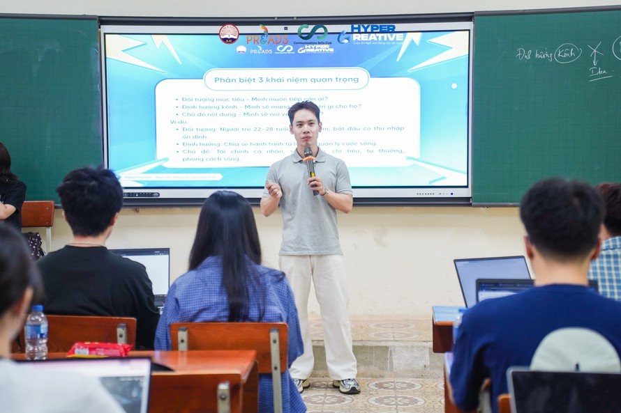 Diễn giả Nguyễn Trọng Nguyên chia sẻ kinh nghiệm thực tế về xây dựng nội dung số trước Top 12