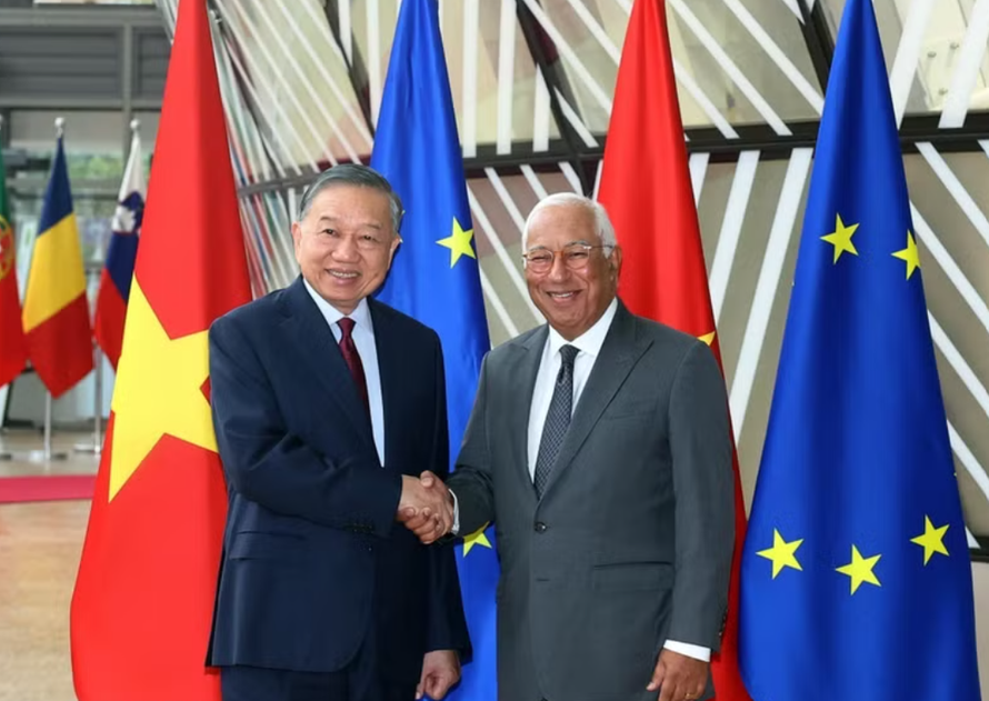 Chủ tịch Hội đồng Châu Âu Antonio Costa chủ trì lễ đón Tổng Bí thư, Chủ tịch nước Tô Lâm. 