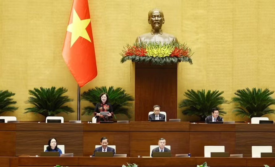 Phó Chủ tịch Quốc hội Nguyễn Thị Hồng phát biểu.