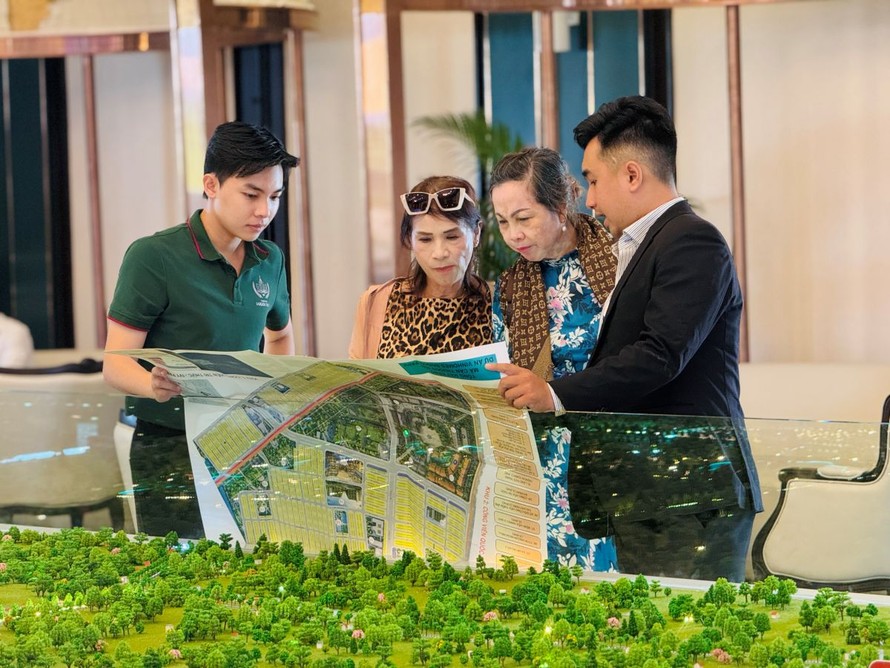“Bảo hiểm” lương cứng 8,5 triệu/tháng giúp môi giới độc quyền Vinhomes trút bỏ gánh nặng sinh kế, tự tin chốt khách.