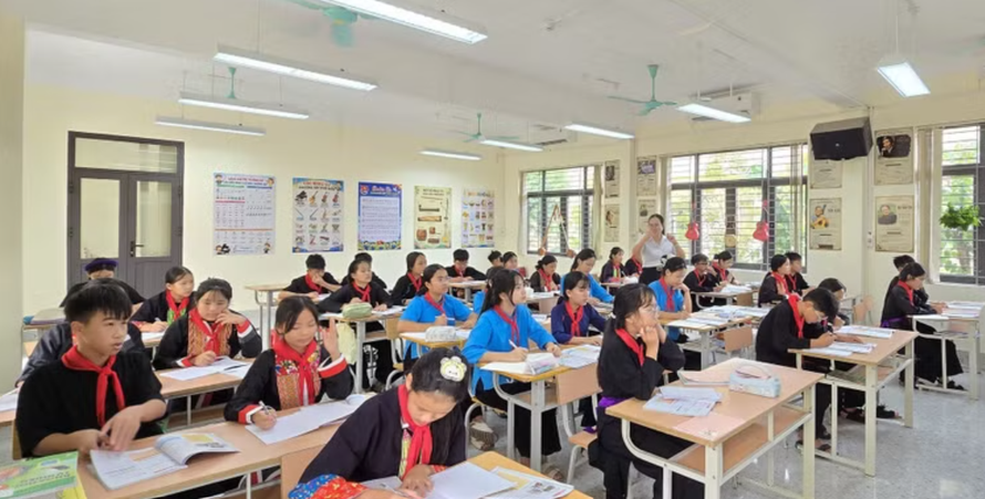 Cơ sở trường lớp học được đầu tư khang trang, hiện đại tại Trường Phổ thông Nội trú Tiểu học và Trung học cơ sở Bình Liêu (thành phố Quảng Ninh).