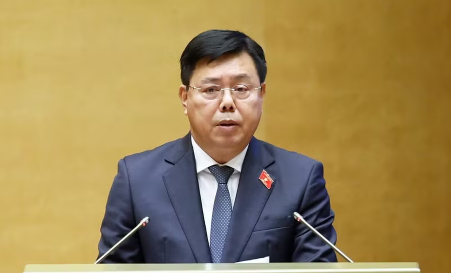 Bộ trưởng Bộ Nội vụ Nguyễn Tiến Hải phát biểu giải trình, làm rõ một số vấn đề đại biểu Quốc hội nêu.