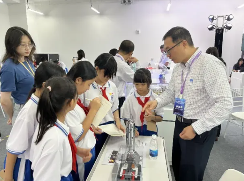 Khám phá bí ẩn đại dương thông qua diễn đàn và triển lãm công nghệ, khảo cổ học. Ảnh: Sở Khoa học và Công nghệ tỉnh Hải Nam