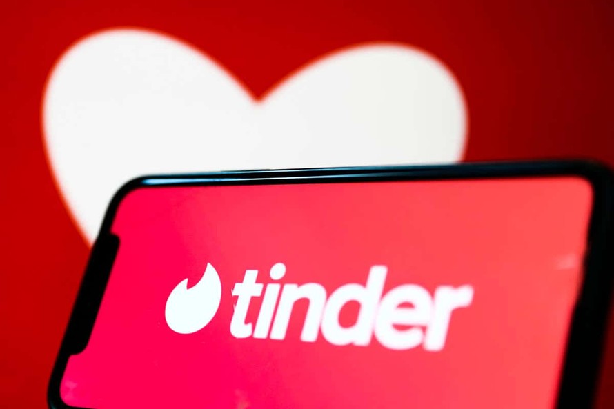 Tinder tung bí kíp trường năng lượng thăng hoa, giúp đường tình duyên của hội độc thân "đỉnh nóc, kịch trần" Tết Ất Tỵ