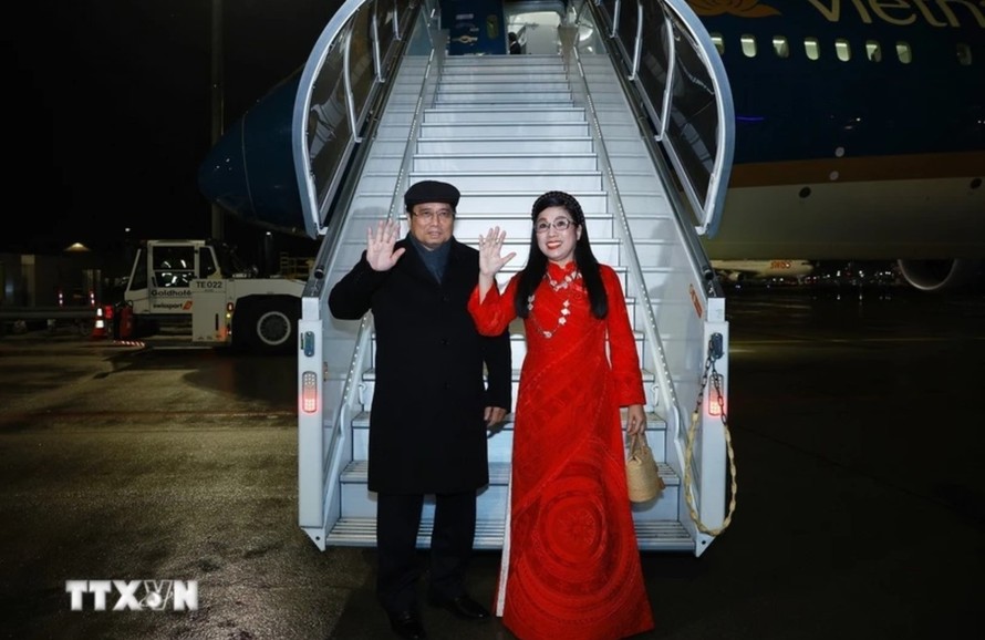 Thủ tướng Phạm Minh Chính và Phu nhân kết thúc chuyến tham dự Hội nghị thường niên lần thứ 55 WEF tại Davos, Thụy Sĩ. Ảnh: Dương Giang/TTXVN